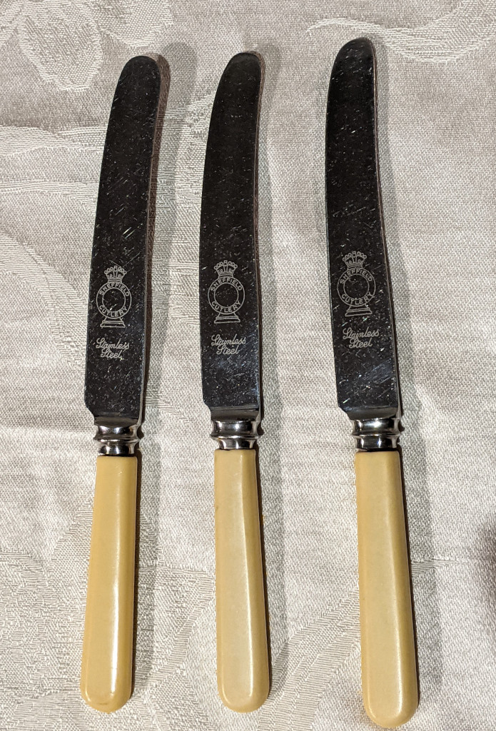 set of 3 Sheffield  knives-1.jpg