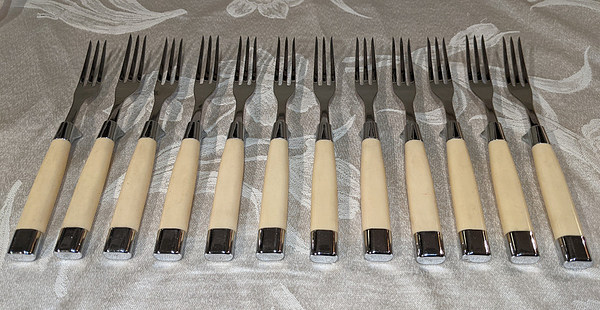 set of 12 stainless forks-2.jpg
