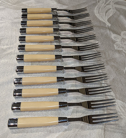 set of 12 stainless forks-3.jpg