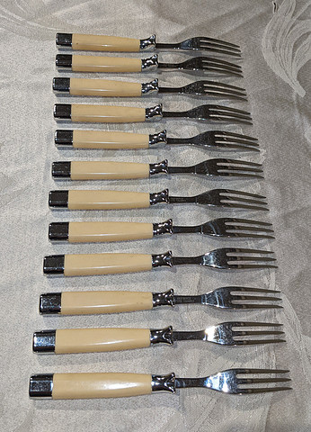 set of 12 stainless forks-5.jpg