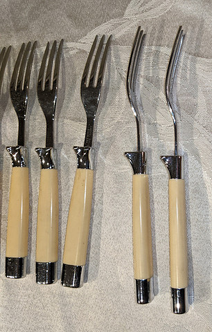 set of 12 stainless forks-7.jpg