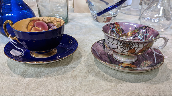 Single top quality  tea cups & saucers-1.jpg