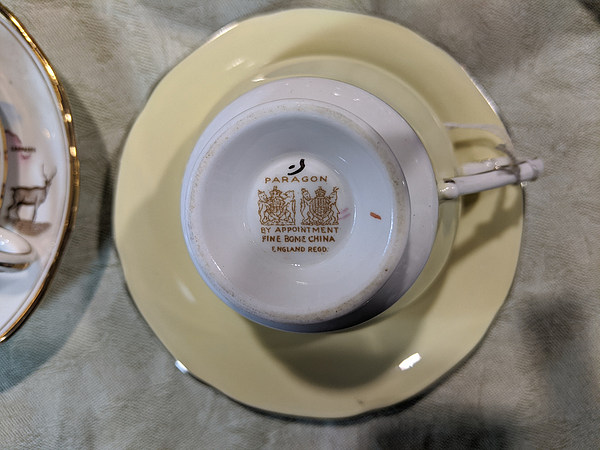 Single top quality  tea cups & saucers-8.jpg