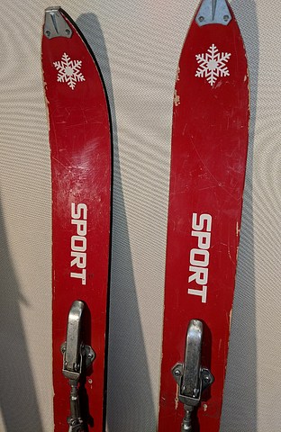 vintage pair of childs skis-2.jpg