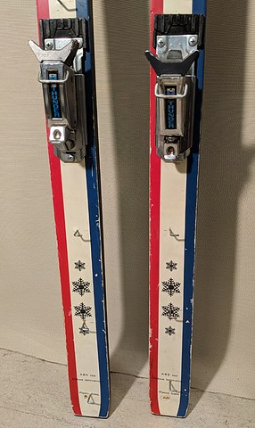 vintage pair of skis-4.jpg